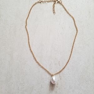 Faux Pearl Pendant Necklace